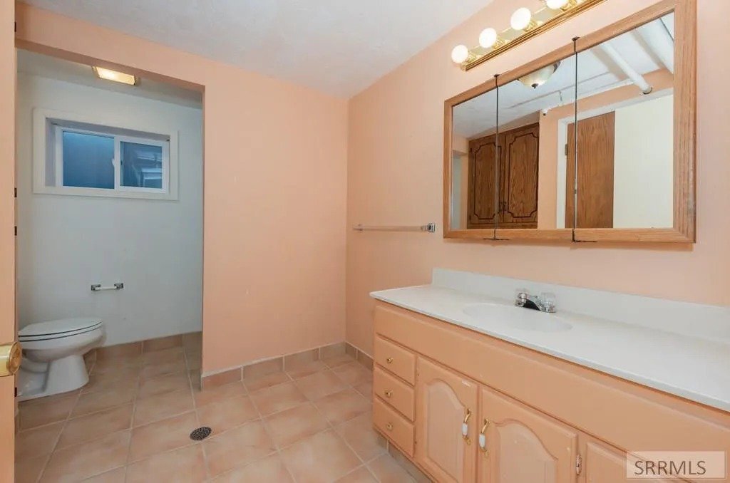 Building Photo - 679 Troy Ave W