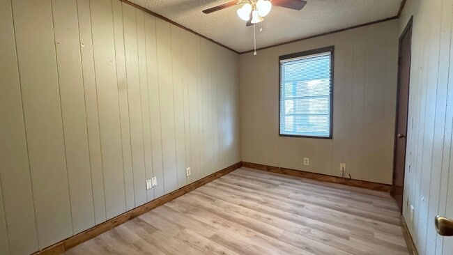 Building Photo - 102 Ridge Grove Dr