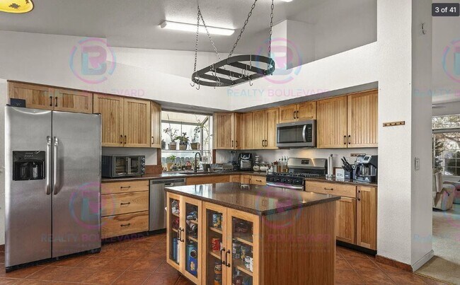 Building Photo - 3059 Creekwood Dr