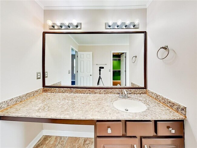 Building Photo - 264 Grandview Cir