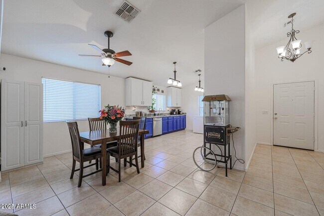 Building Photo - 5268 S 239th Dr