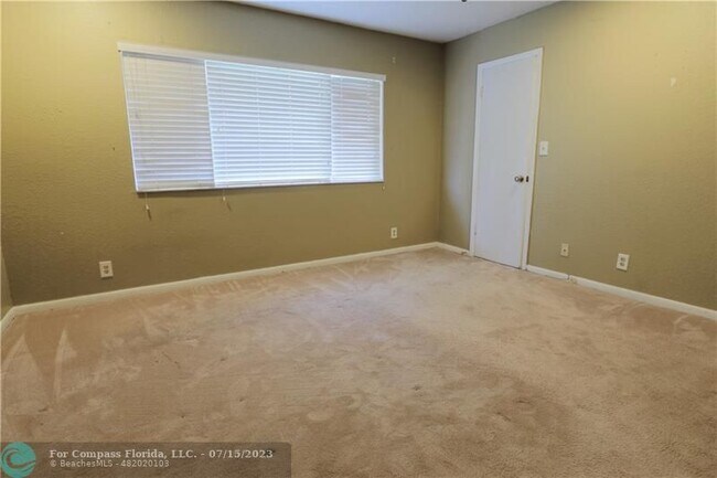 Building Photo - 1135 Hampton Blvd