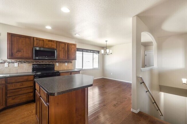 Building Photo - ***WINTER SPECIAL $2695.00 a Month *** 5 b...