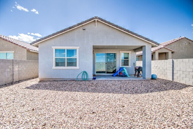 Building Photo - Lovely Single Family 4 bedroom for rent!
