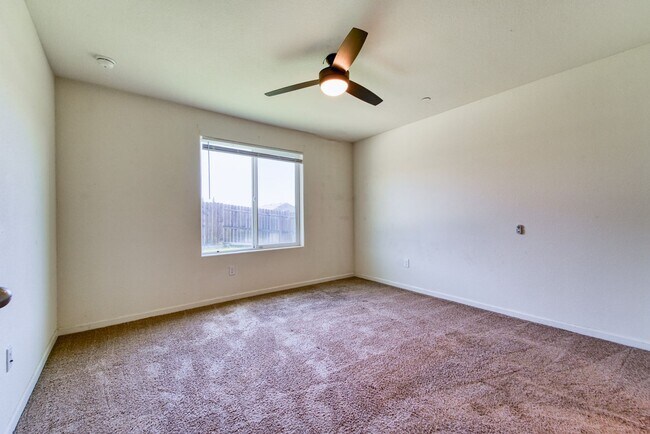 Building Photo - 5549 Glowhaven St