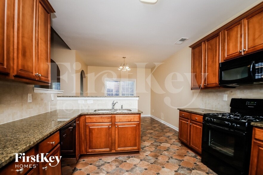 Building Photo - 154 Silver Oak Dr