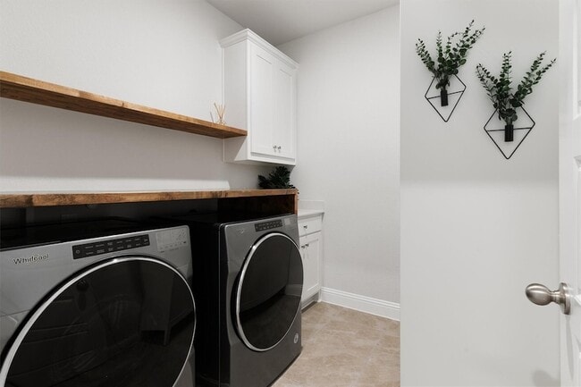 Building Photo - 7309 Sunset Blvd