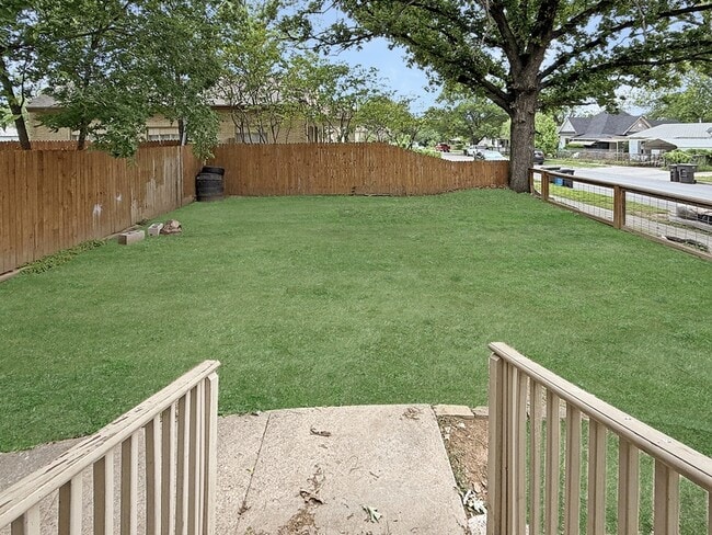 Building Photo - 2424 Mckinley Ave