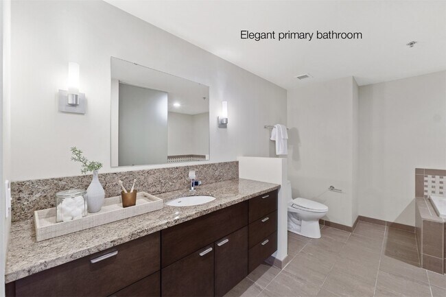 Building Photo - 915 Olive St