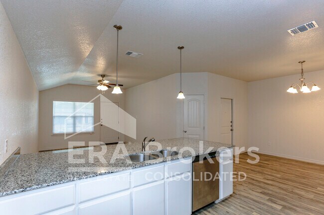 Building Photo - 205 Dolphin Dr