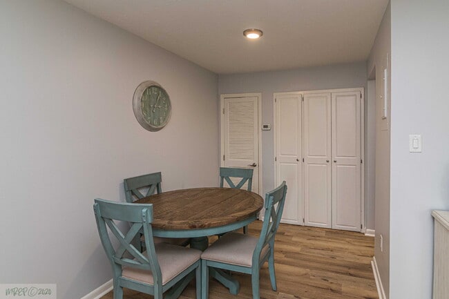 Building Photo - SHORT-TERM LEASE OPTIONS / FULLY FURNISHED APARTMENT/ ALL UTILITIES INCLUDED! WONDERFUL WAYNE MEM...