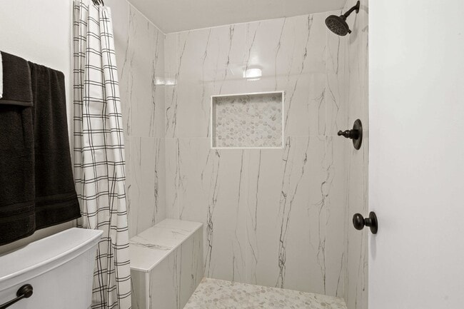 Building Photo - Wonderful Single Story Home with Great Yard in Santa Clarita!