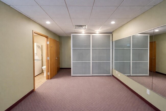 Building Photo - 35 N Saginaw St