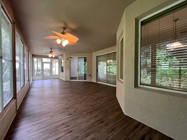 Building Photo - HUGE PRICE REDUCTION!! HOME IS READY FOR A...