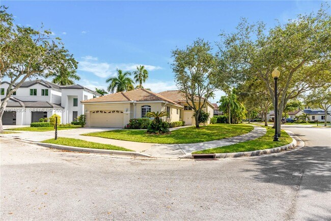 Building Photo - 1102 Camellia Cir