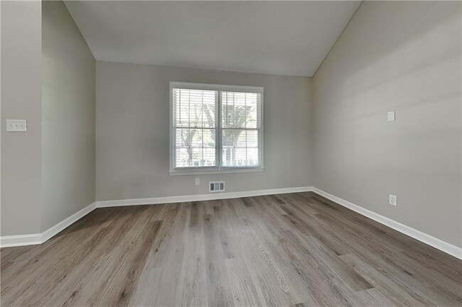 Building Photo - 2994 Brooks Dr