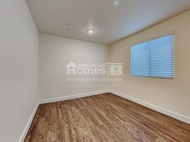 Building Photo - 80 Cabaletta Lane