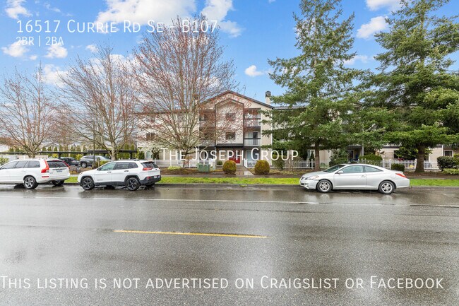 Building Photo - Beautifully Remodeled 2BD/2BA Condo in Mon...