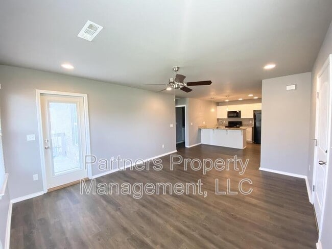 Building Photo - 201 Hindman Dr