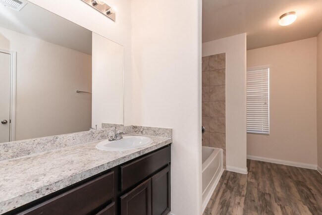 Building Photo - 24435 Dolce Marina Ct