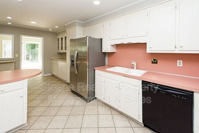 Building Photo - 11 Poets Corner