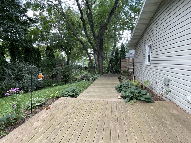 Building Photo - 4009 St Clair St