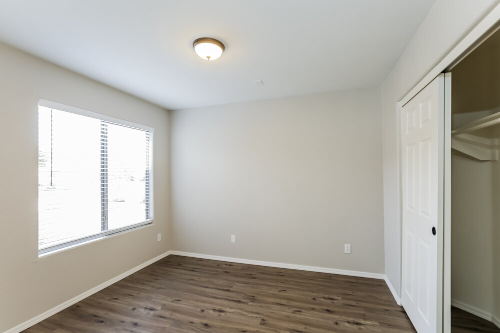 Building Photo - 2638 E Valencia Dr