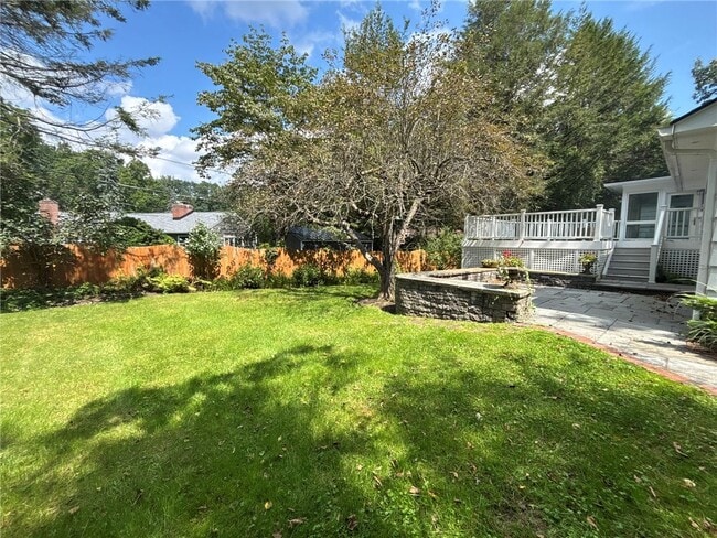 Building Photo - 20 Briar Patch Rd