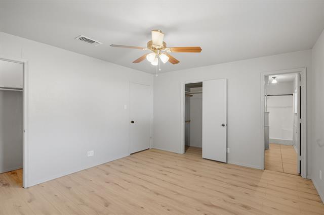 Building Photo - 10304 Oak Creek Dr