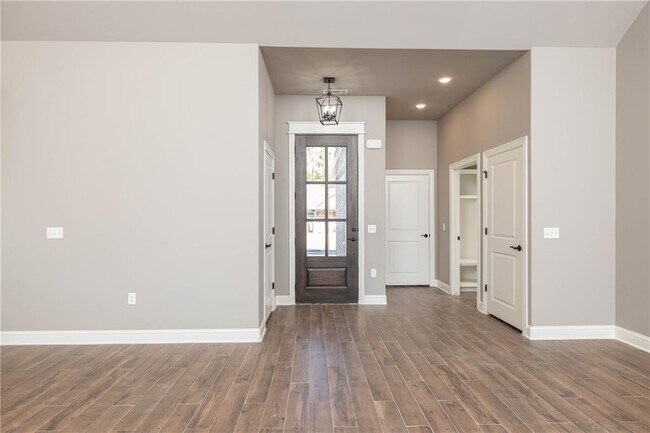 Building Photo - 5653 Poppy Ave
