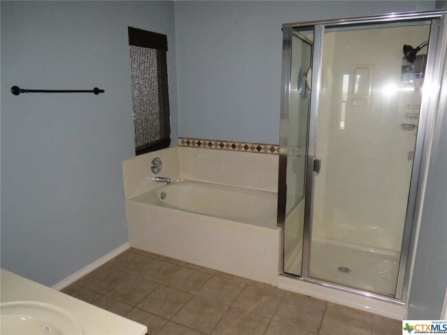 Building Photo - 5100 Lions Gate Ln