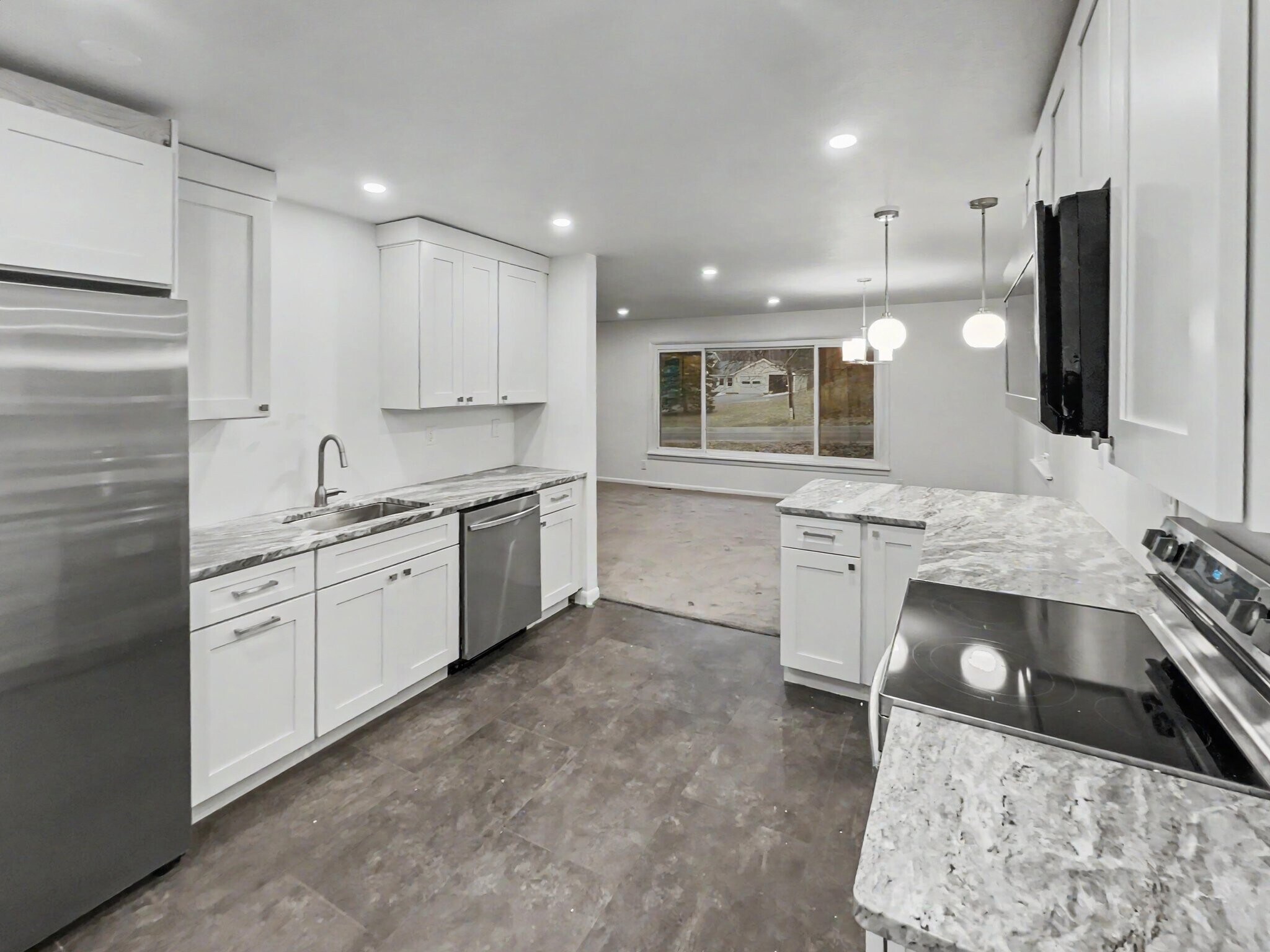 Building Photo - 10151 E Grandview Rd