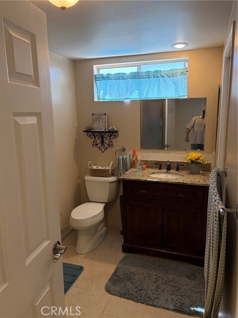Building Photo - 1742 La Mesa Oaks Dr