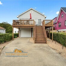 Building Photo - 3 Bedroom 2 Bathroom Home - Near Buckroe B...