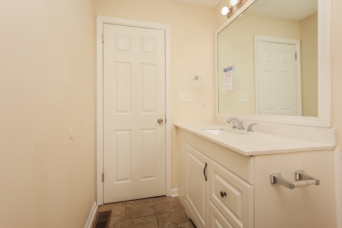 Building Photo - 63 Grassmire Dr