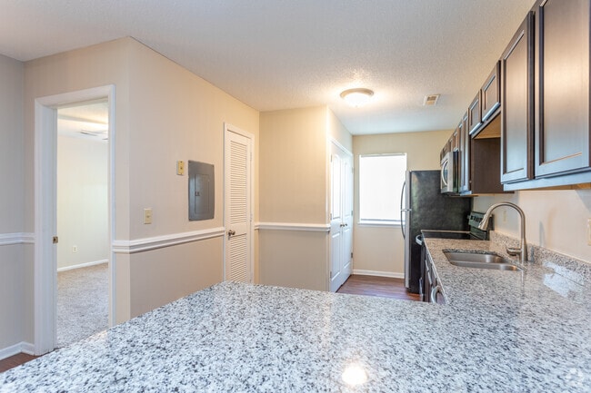 2BR, 1BA- 1000SF - Kitchen - Brookridge