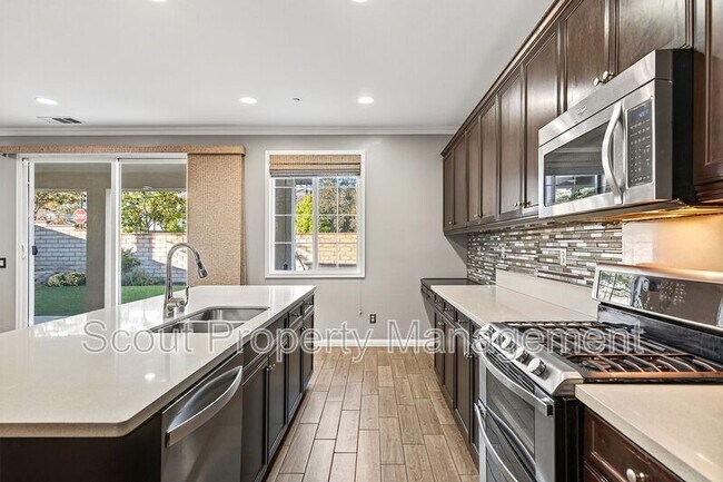 Building Photo - 39012 Crown Ranch Rd