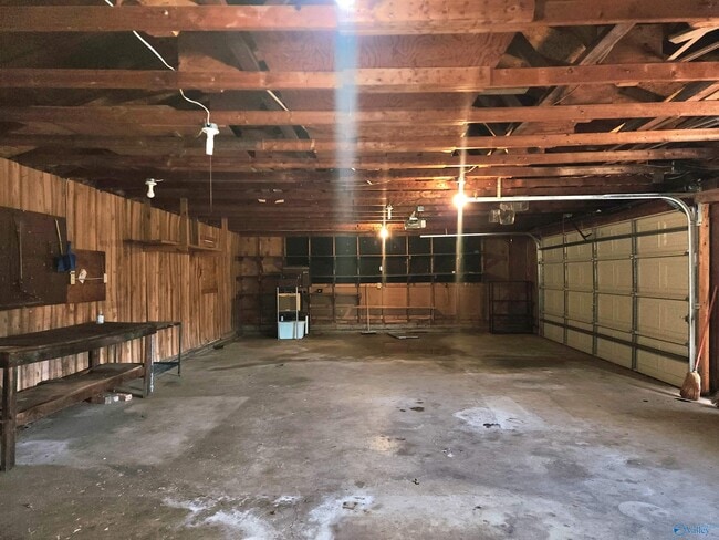 Building Photo - 6107 Trailwood Dr