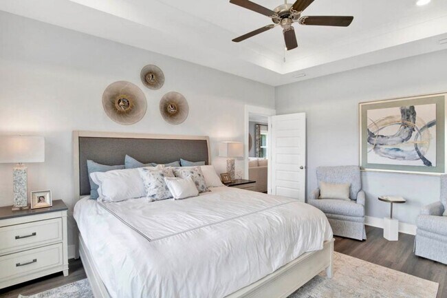 Building Photo - Charming 4BR House in a Calm and friendly ...