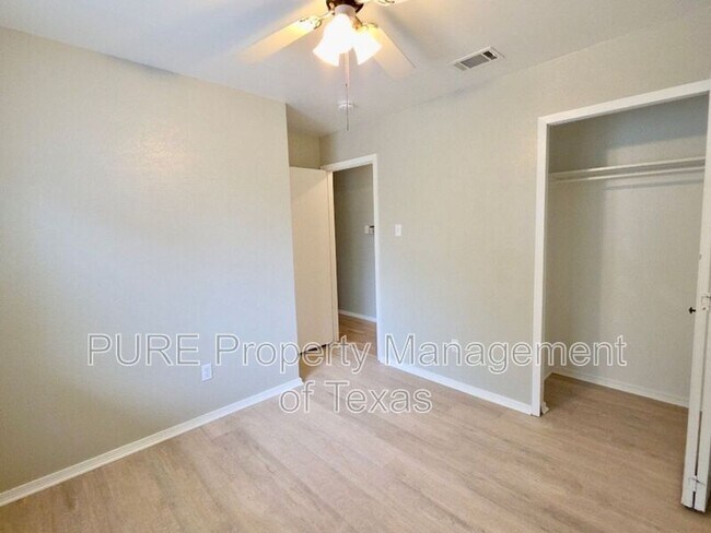 Building Photo - 8508 Romney Rd