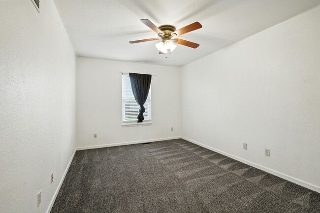 Building Photo - Beautiful Single Family Home, Sutter Woods...