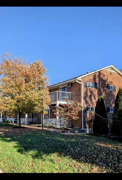 Front Of Property - Colonial Gardens