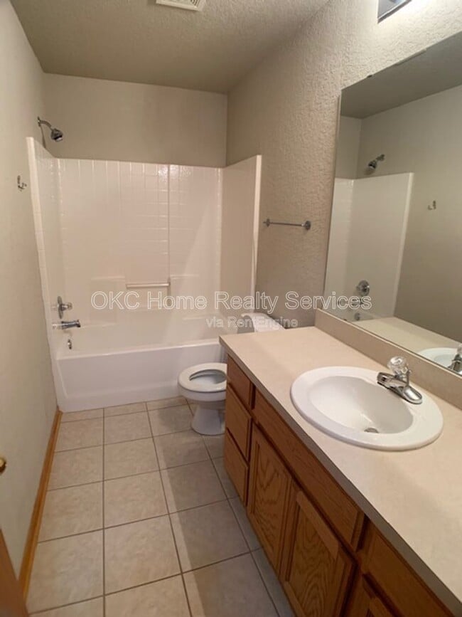 Building Photo - 16229 Everglade Ln