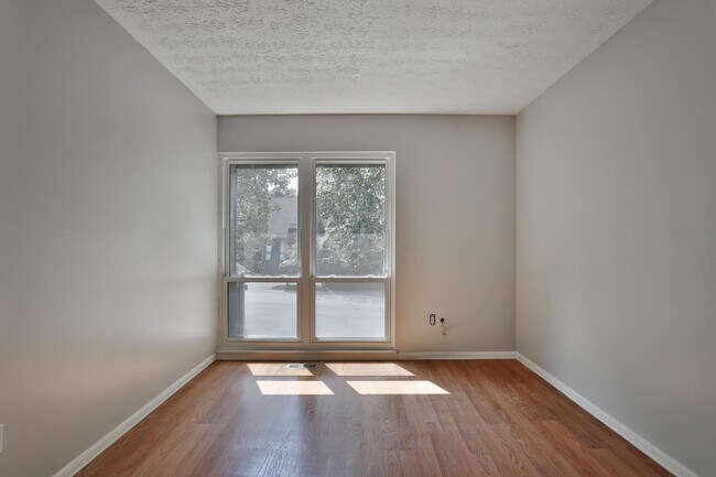 Building Photo - 4966 Wintersong Ln