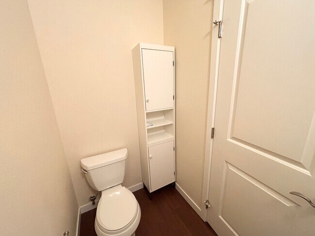 Building Photo - Charming 2BD 2BA Home In Beaverton!!