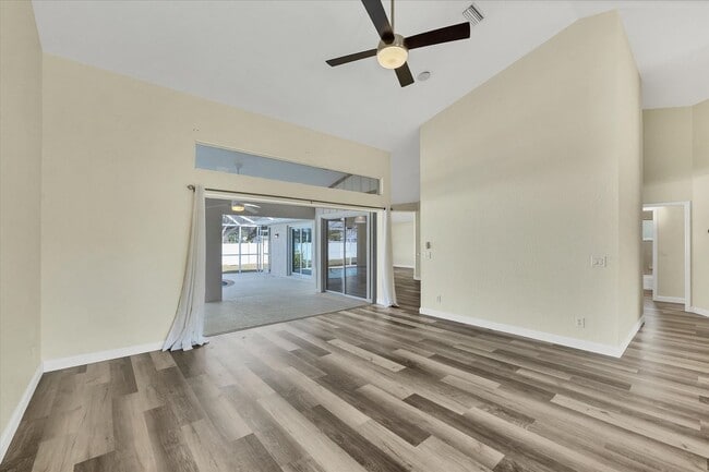 Building Photo - Annual Pool Home for Rent in Englewood