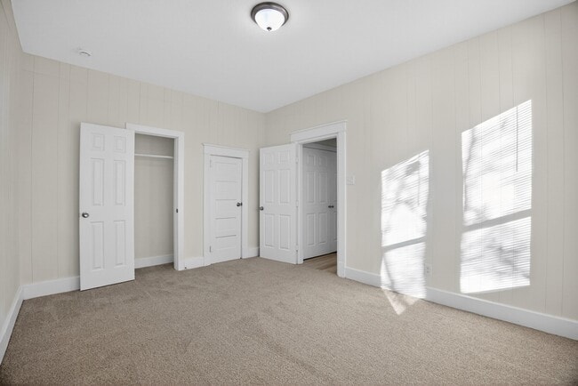 Building Photo - 304 W Vulcan St