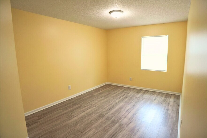 Building Photo - 7190 Conant Ave