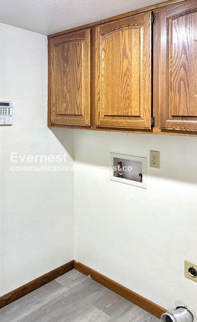 Building Photo - 4713 9th St Rd