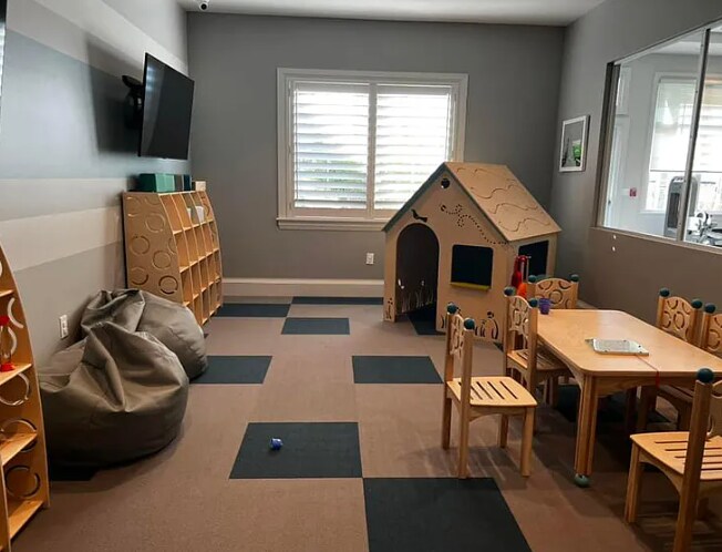 Building Photo - 15057 Lyla Ter